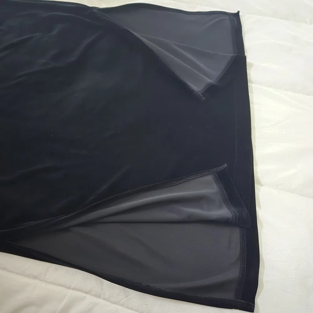 ๐ 2/$12 or 3/$17 Merona Classic Black Stretch Velvet Long Skirt - Picture 9 of 10